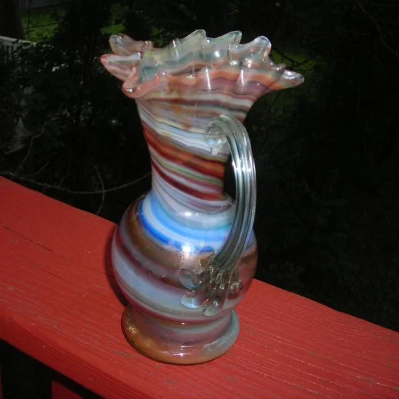 Blown glass ewer, Italy vintage, scalloped edge - Picture 2 of 3